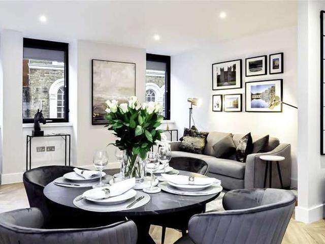 Flat for sale in Clewer Village, Windsor