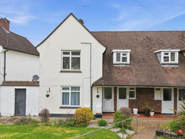 Flat for sale in Woodford Bridge, Greater London