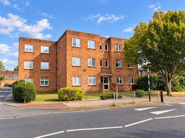 Flat for sale in Cotlandswick, St Albans
