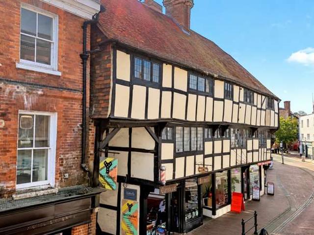 Flat for sale in Holloway Hill, Waverley