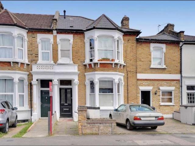 Flat for sale in London Borough of Lewisham, Greater London