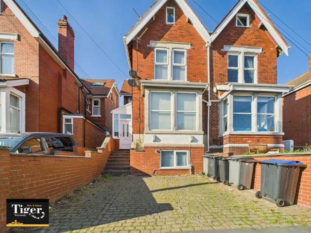 Flat for rent in Blackpool, Revoe