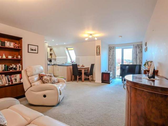 Flat for sale in Woodthorpe, Gedling