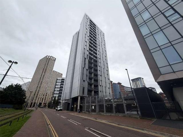 Flat for sale in MediaCityUK, Salford