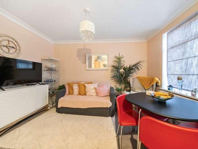 Flat for sale in London Borough of Harrow, Greater London