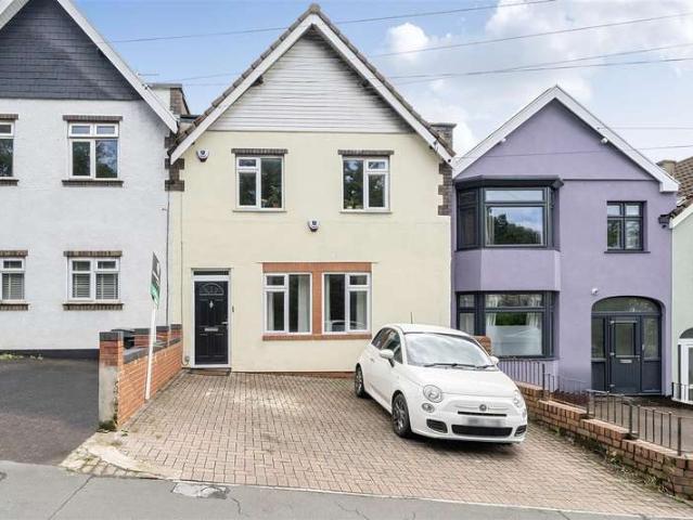 Flat for sale in Feckenham, City Of Bristol