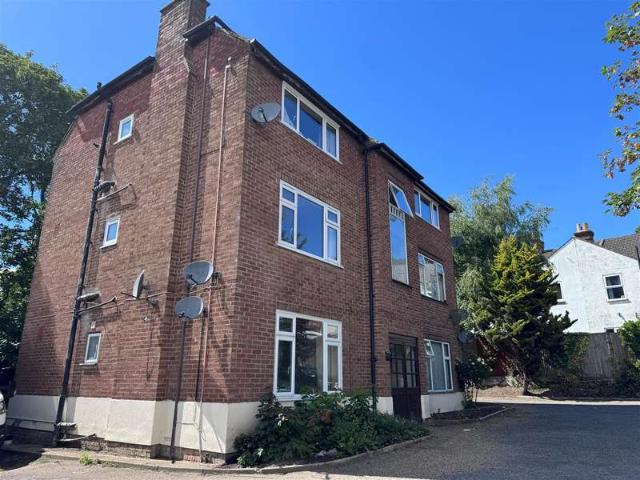 Flat for sale in Aldershot, Hampshire