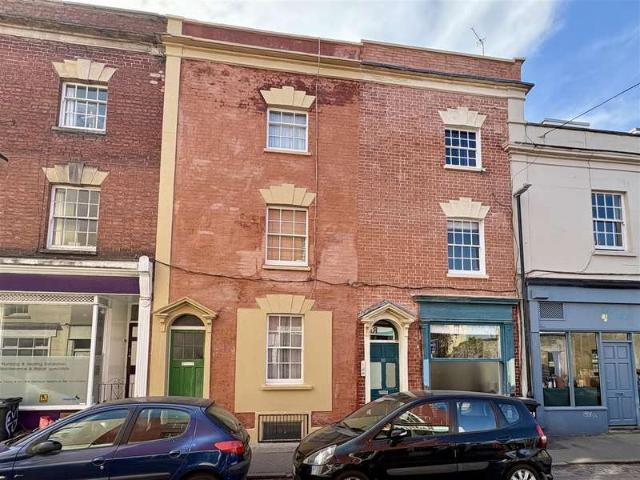 Flat for sale in Stokes Croft, Feckenham