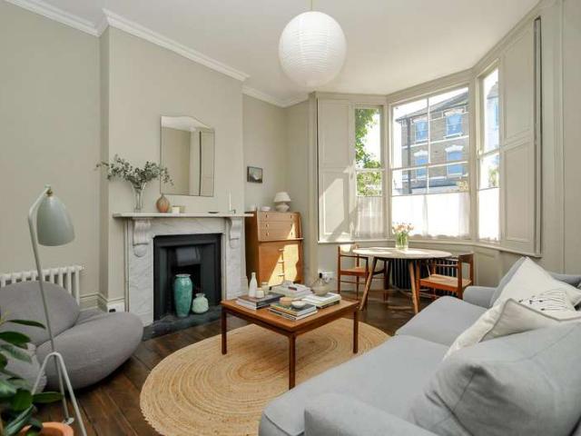 Flat for sale in West Hackney, Upper Clapton
