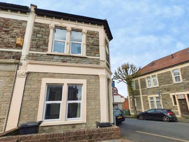 Flat for sale in Feckenham, City Of Bristol