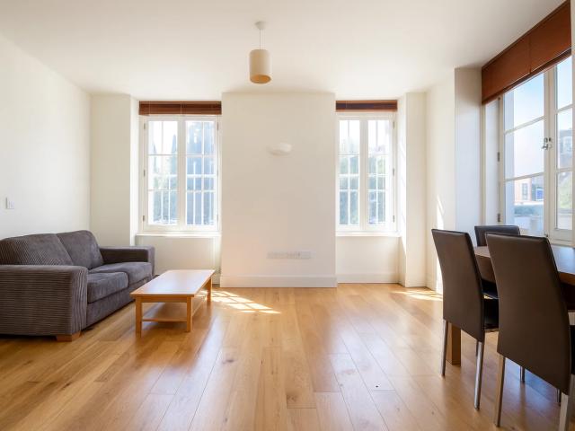 Apartment for rent in Chalk Farm, Greater London