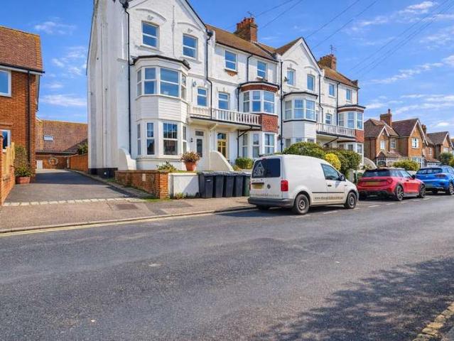 Flat for sale in Central, Heathlands