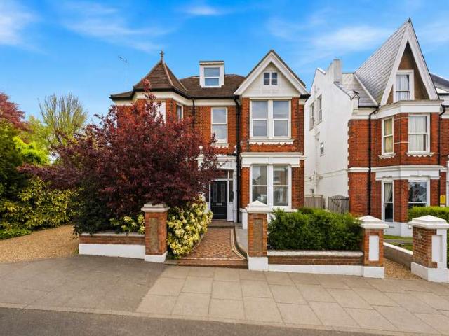 Flat for sale in Aldrington