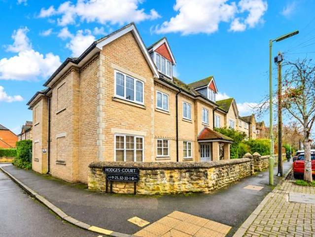 Flat for sale in The Slade, Oxfordshire