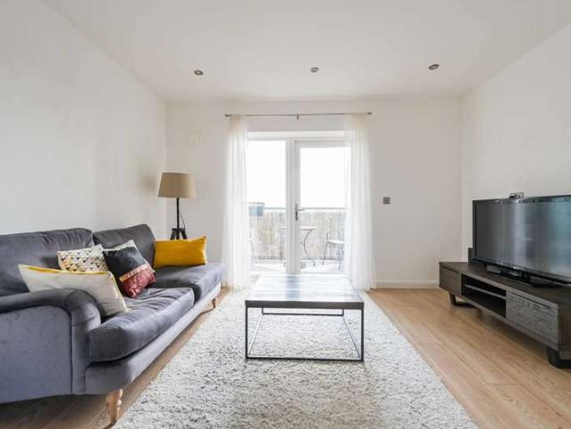 Flat for sale in Walthamstow, London Borough of Waltham Forest