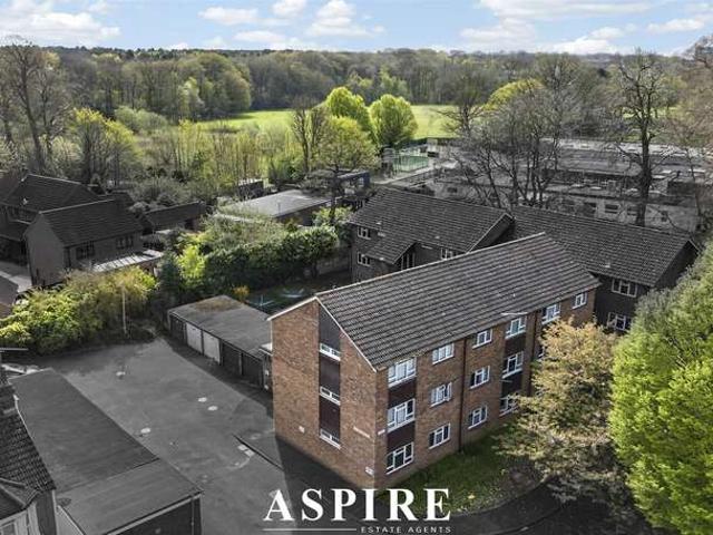 Flat for sale in Navestock Side, Essex