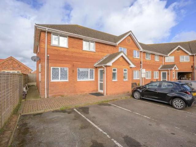 Flat for sale in Chapel St. Leonards, Belleau