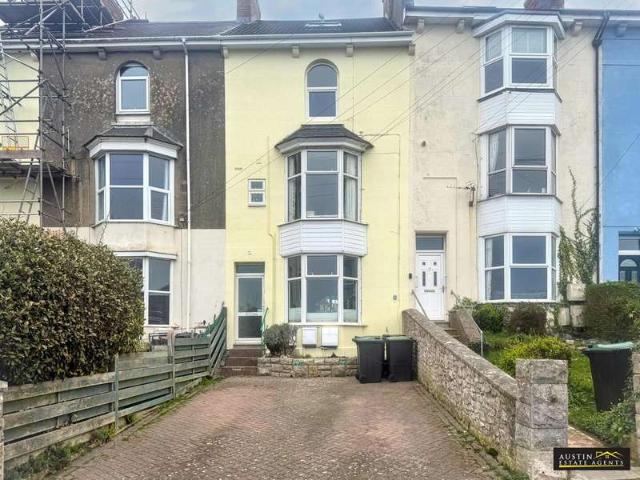 Flat for sale in Fortuneswell, East Dorset