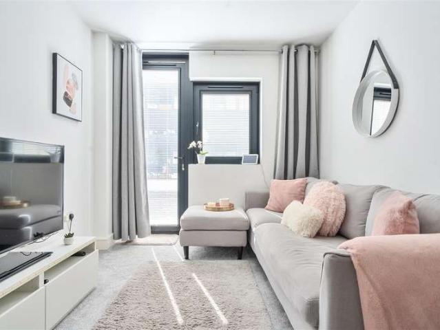 Flat for sale in Feckenham, City Of Bristol