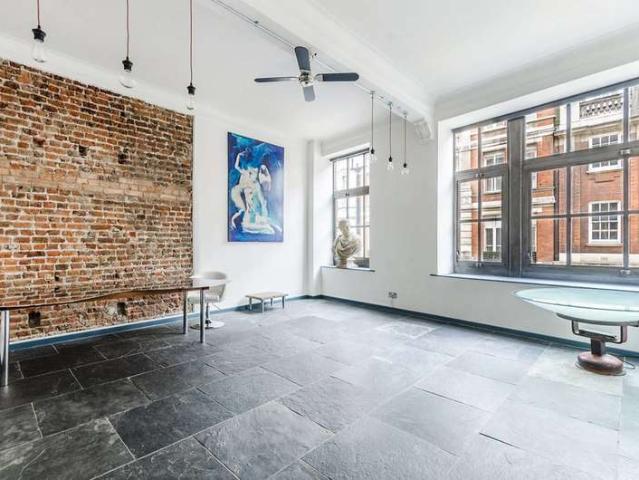 Flat for sale in Soho, Soho