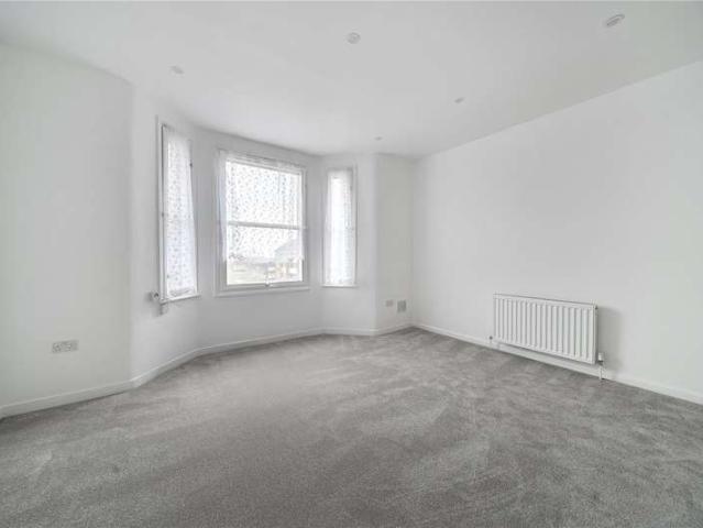 Flat for sale in Archway, Greater London