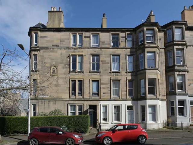 Flat for sale in Hillside, Leith