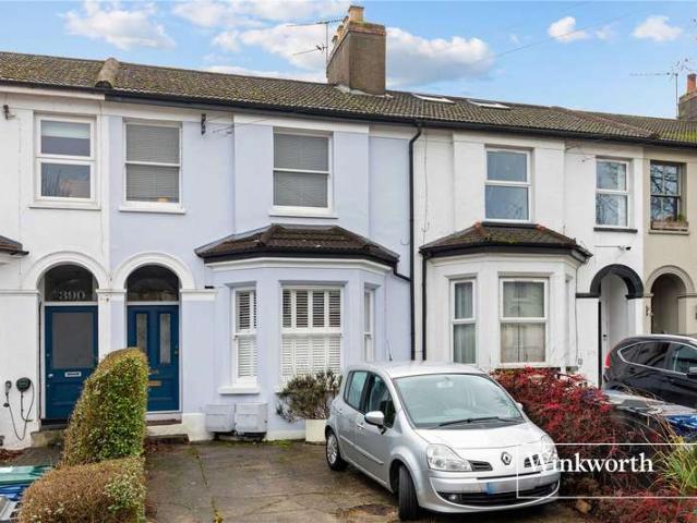 Flat for sale in Finchley, Greater London