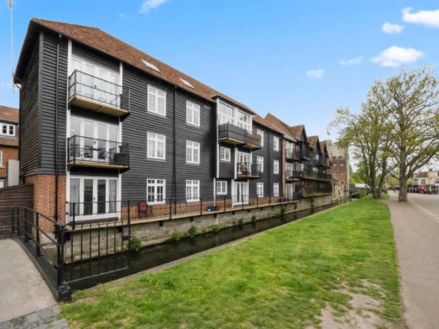 Flat for sale in St. Mildred's, The Bridge