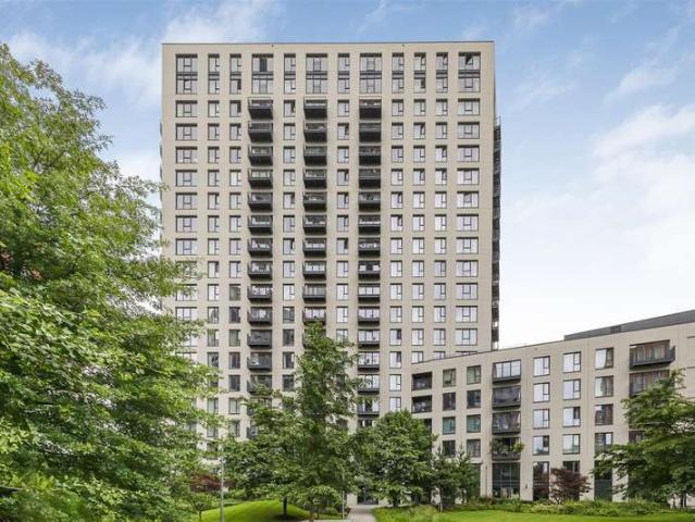 Flat for sale in London City Island, Blackwall