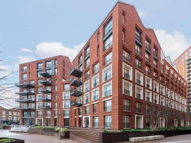 Flat for sale in London Borough of Lambeth, Greater London