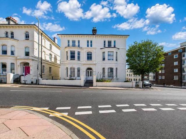 Flat for sale in Round Hill, Brighton & Hove