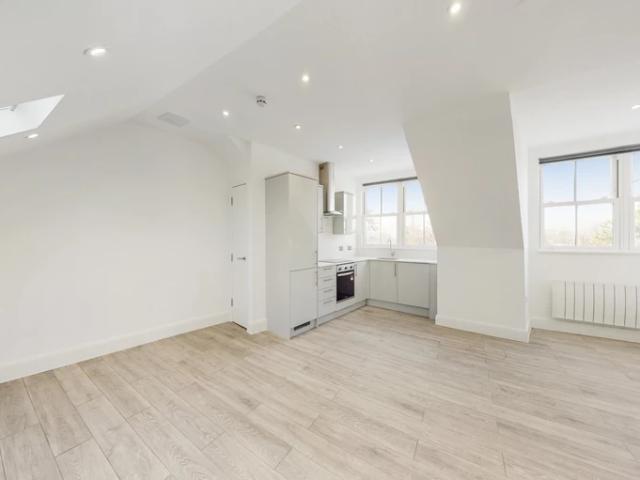 Apartment for rent in Connaught Park, Bushey