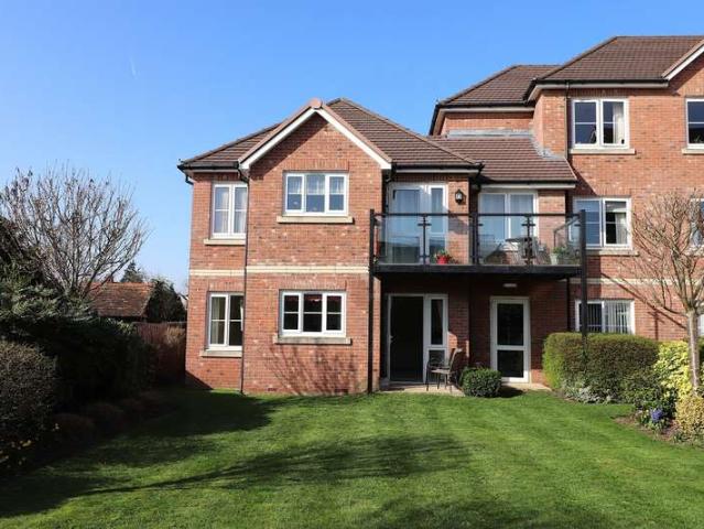 Flat for sale in Old Town, Shephall