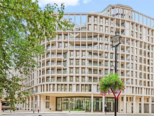 Flat for sale in Nine Elms, Greater London
