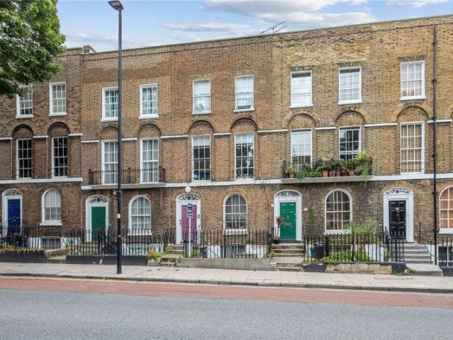 Flat for sale in Islington, Canonbury