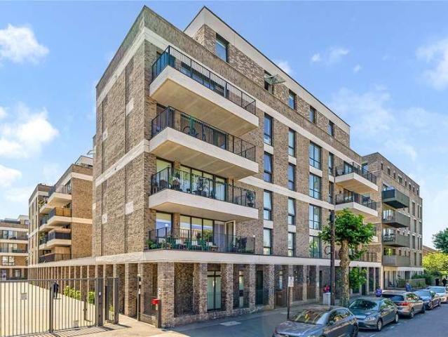 Flat for sale in Earlham Square, Greater London