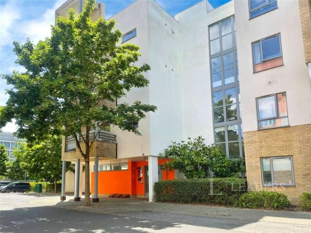 Flat for sale in Arbury, Cambridgeshire