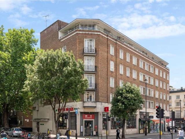 Flat for sale in Bayswater, Greater London