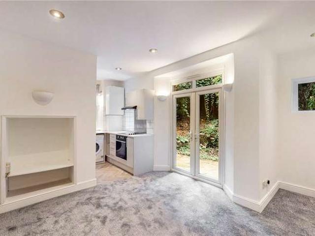 Flat for sale in Crouch End, Greater London
