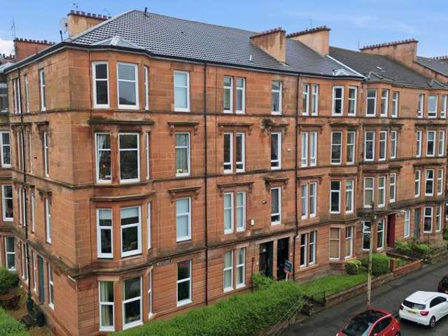 Flat for sale in Crossmyloof, Scotland