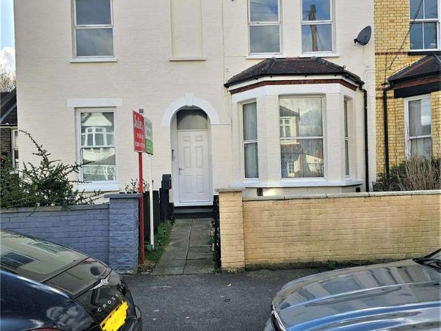 Flat for sale in Anerley, Greater London