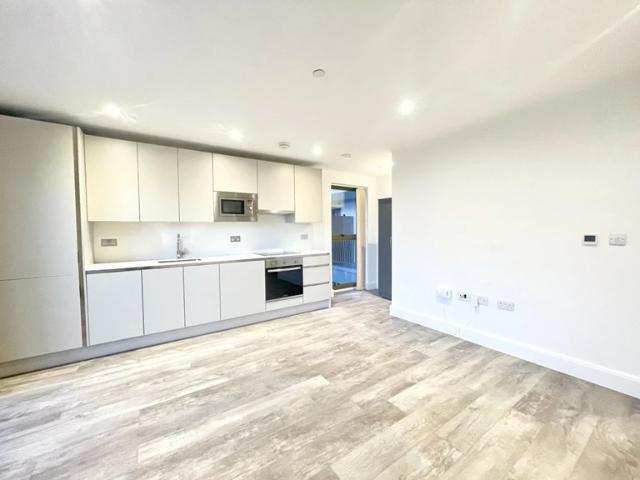 Apartment for rent in Dollis Hill, Greater London