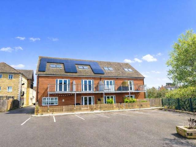 Flat for sale in Polsloe, Watergate