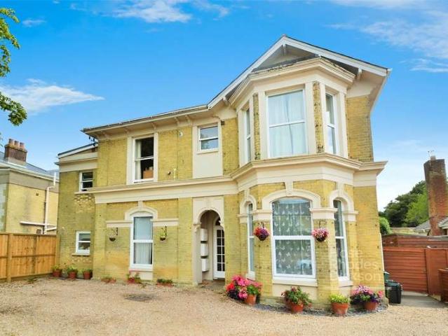 Flat for sale in Binstead, Ryde