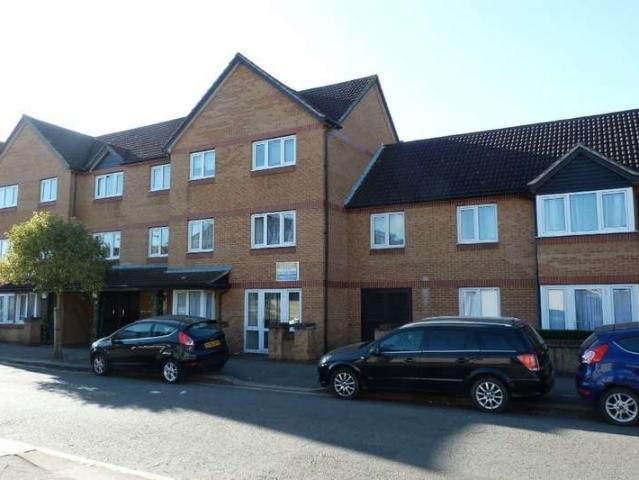 Flat for rent in London Borough of Redbridge, Greater London