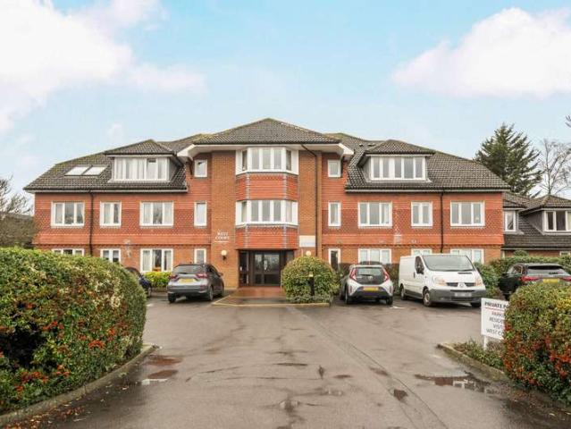 Flat for sale in Slyfield, Westborough