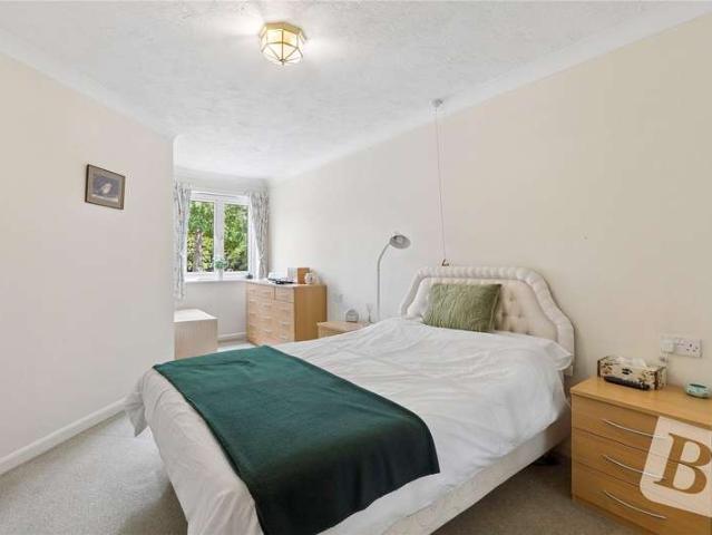 Flat for sale in Hornchurch, Greater London