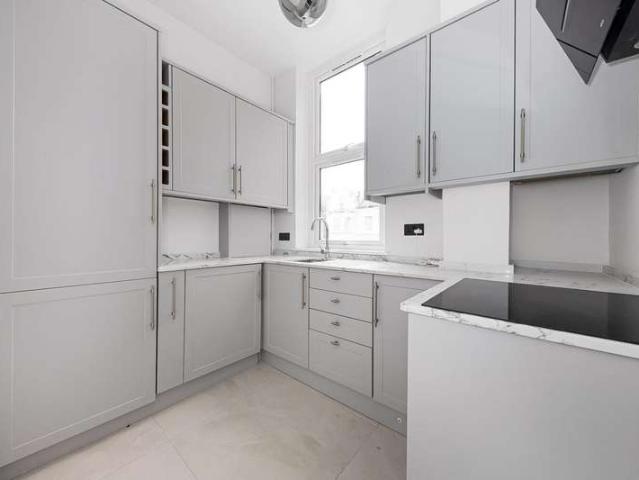 Flat for sale in Penge, Greater London