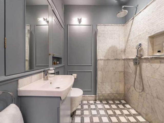 Flat for sale in Pimlico, Victoria