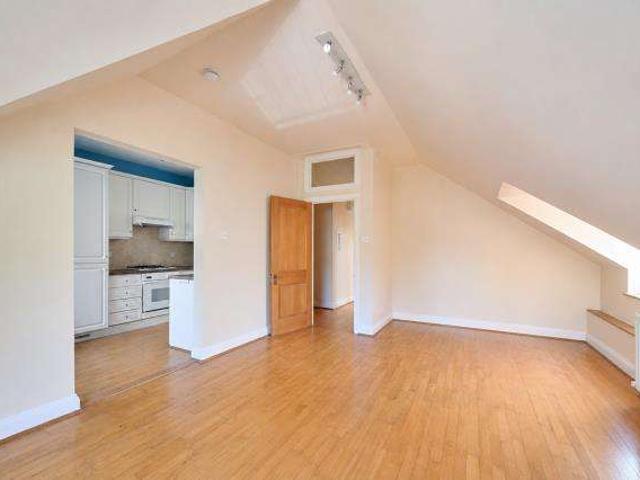 Flat for sale in South Hampstead, Greater London
